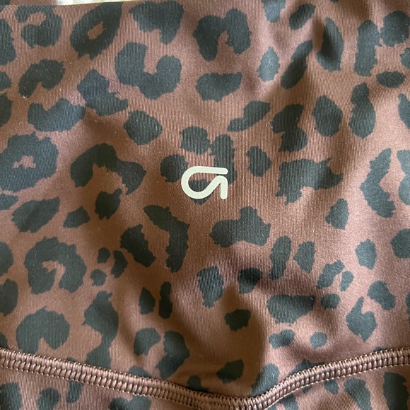 GapFit Leopard Cheetah Animal Print leggings w/ Pockets in Brown • S - Picture 7 of 8